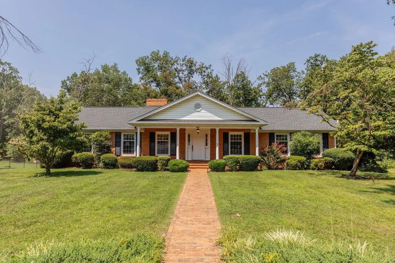 207 Circle View Rd, Luray
