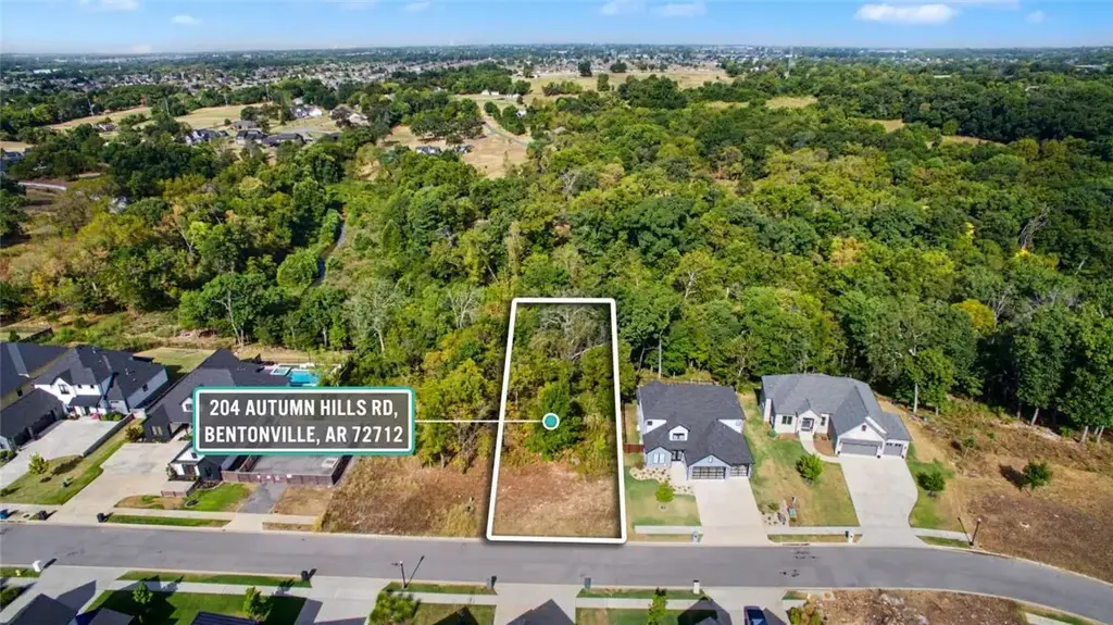 204 Sw Autumn Hills Road, Bentonville