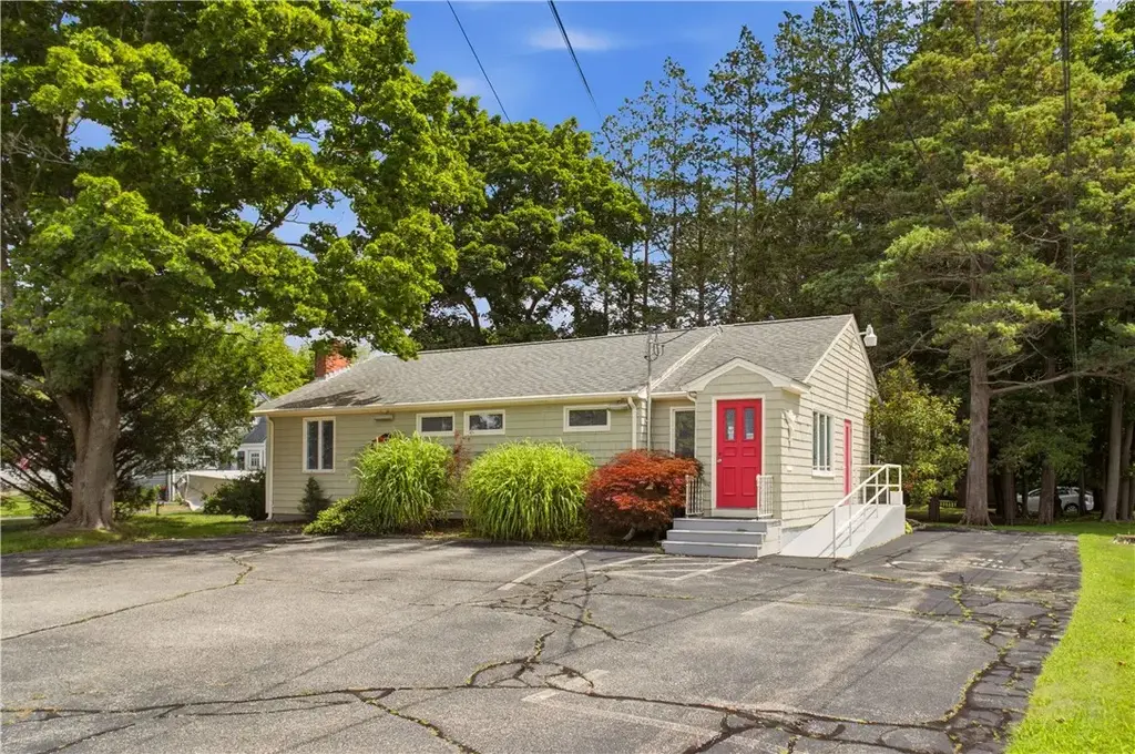 5544 Post Rd, East Greenwich