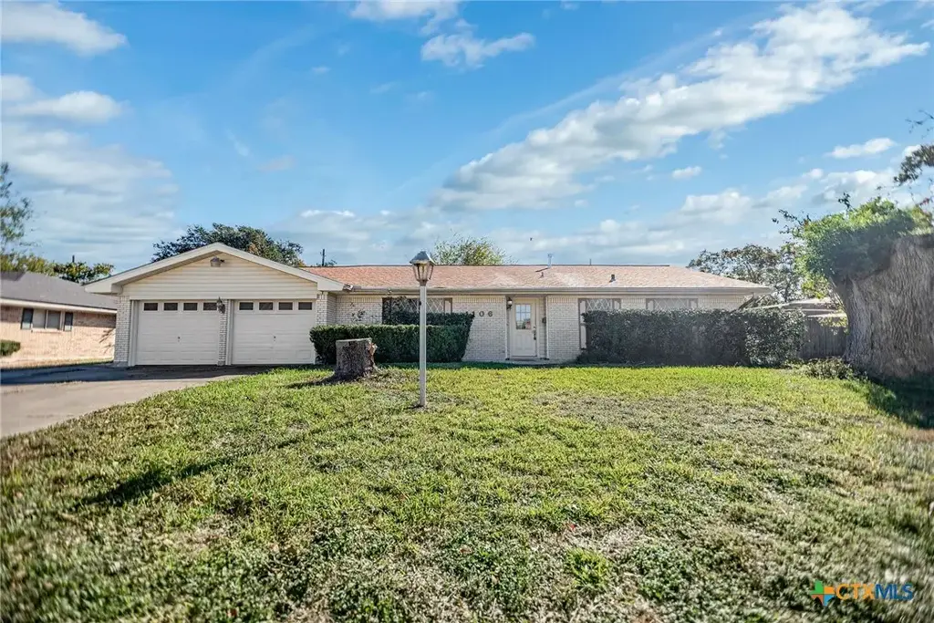 1106 Brookhollow Drive, Port Lavaca