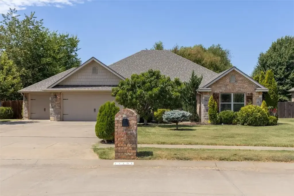 11151 Club House Parkway, Farmington