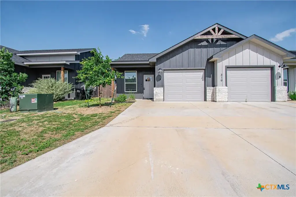 319 Riptide Road B, Temple