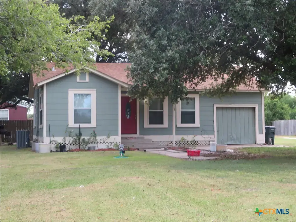 301 & 301a Colorado, Edna