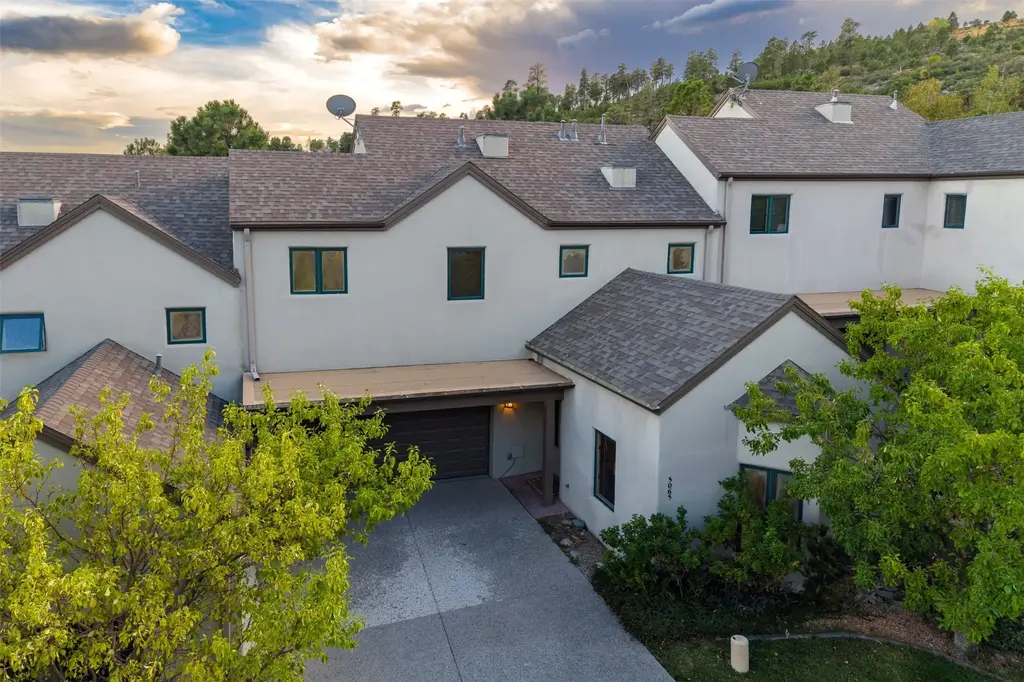 5065 Carriage House Drive, Los Alamos