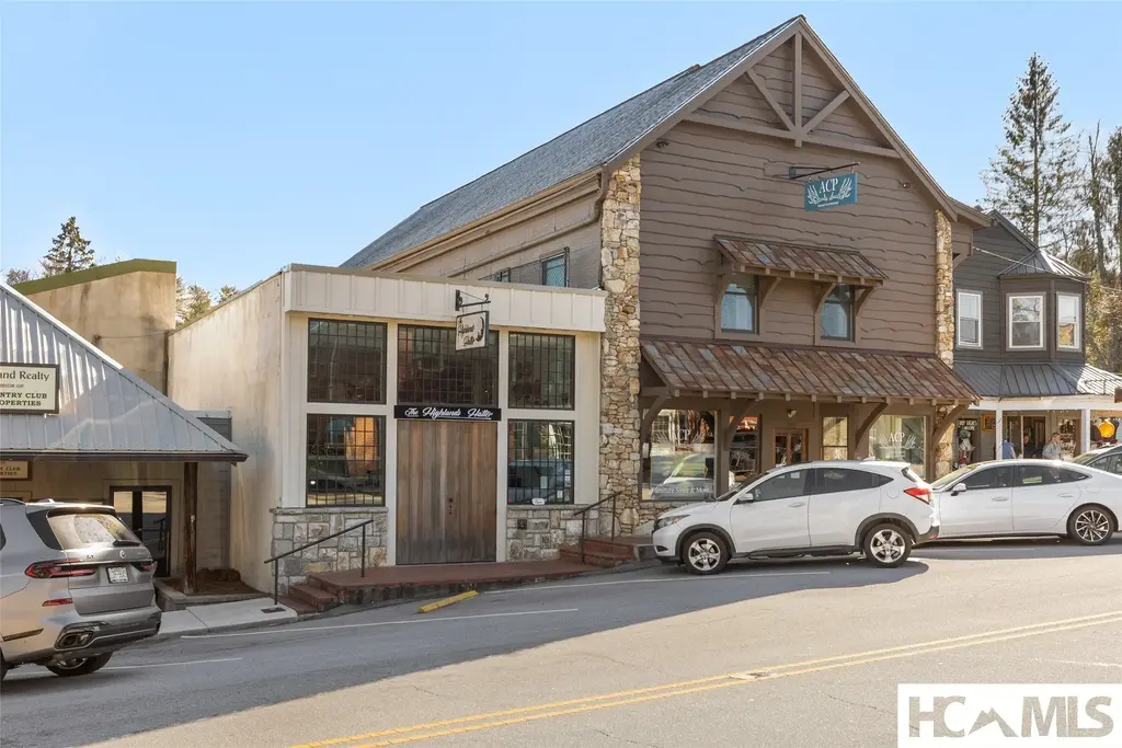 221 N 4th Street, Highlands
