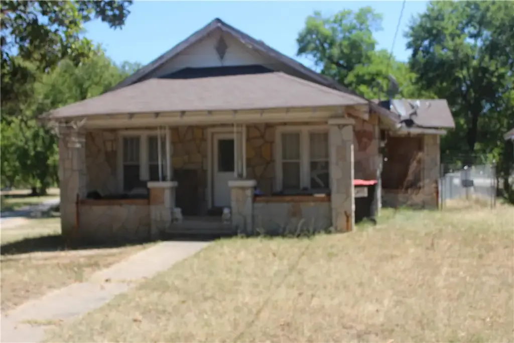 109 N Highway 59, Sulphur Springs