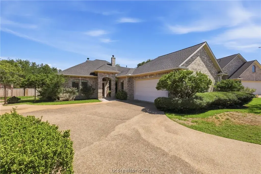 4920 Fairfield Court, Bryan