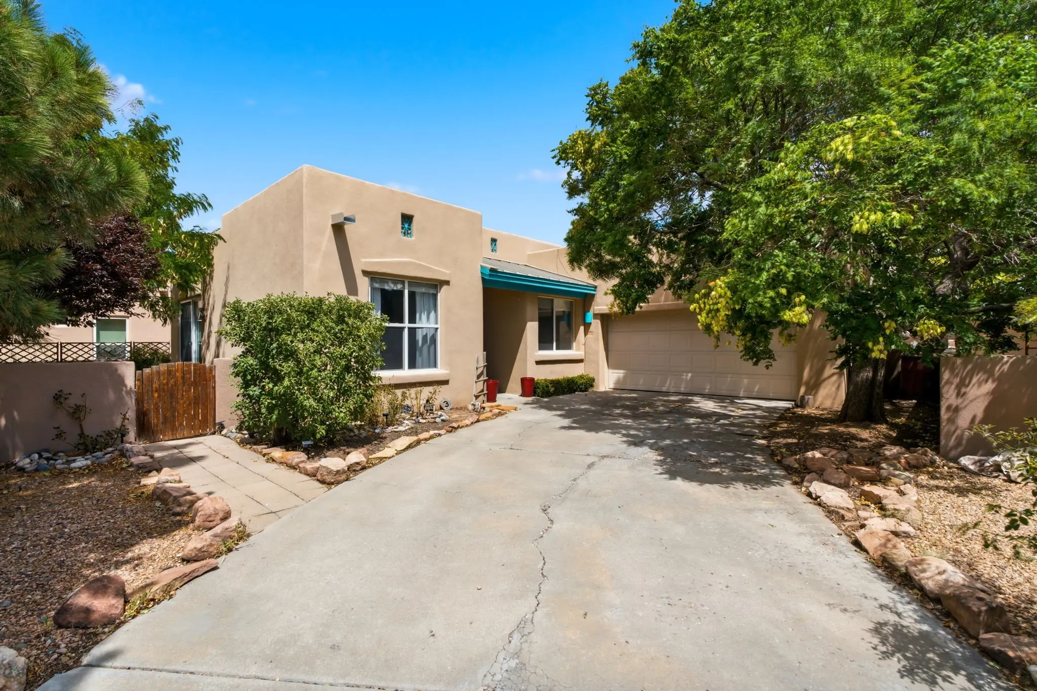 3 Eagle Thorn Place, Santa Fe