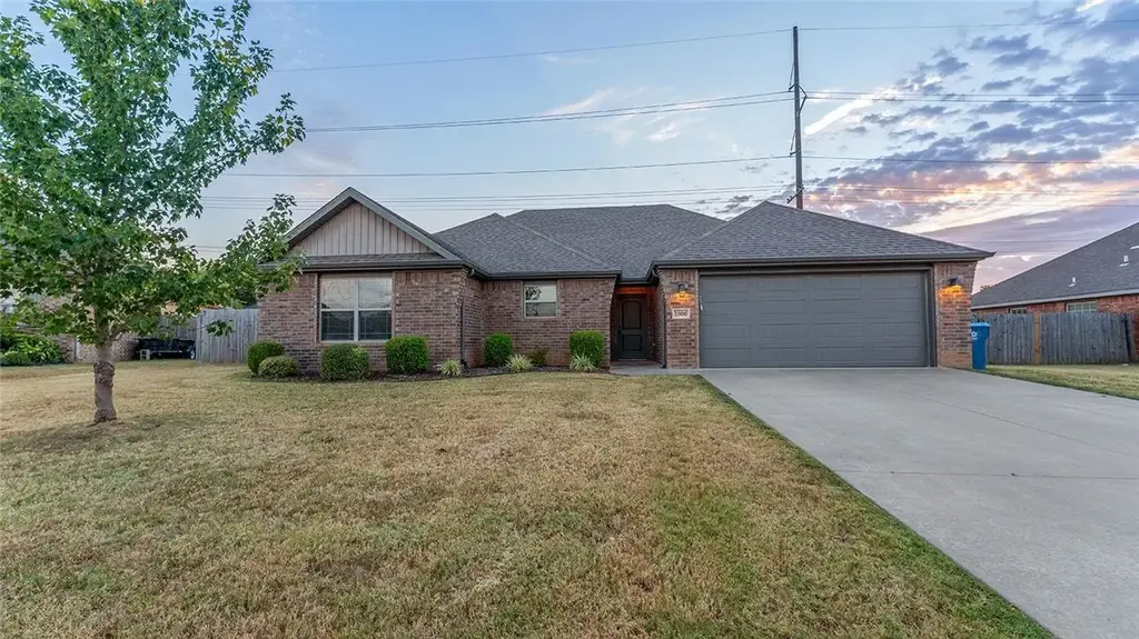 1906 Sw Ashbury Street, Bentonville