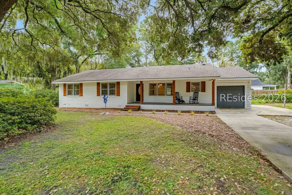 8 Miller Drive W, Beaufort