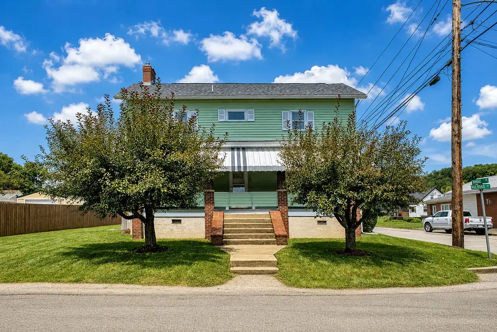 108 Railroad Avenue, Hempfield