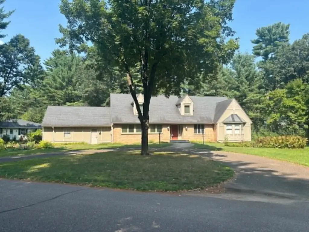346 Heather Road, Eau Claire