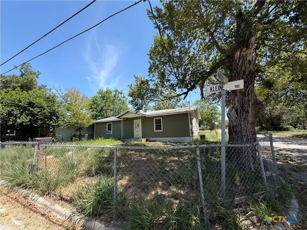 914 Kleine Street, Gonzales