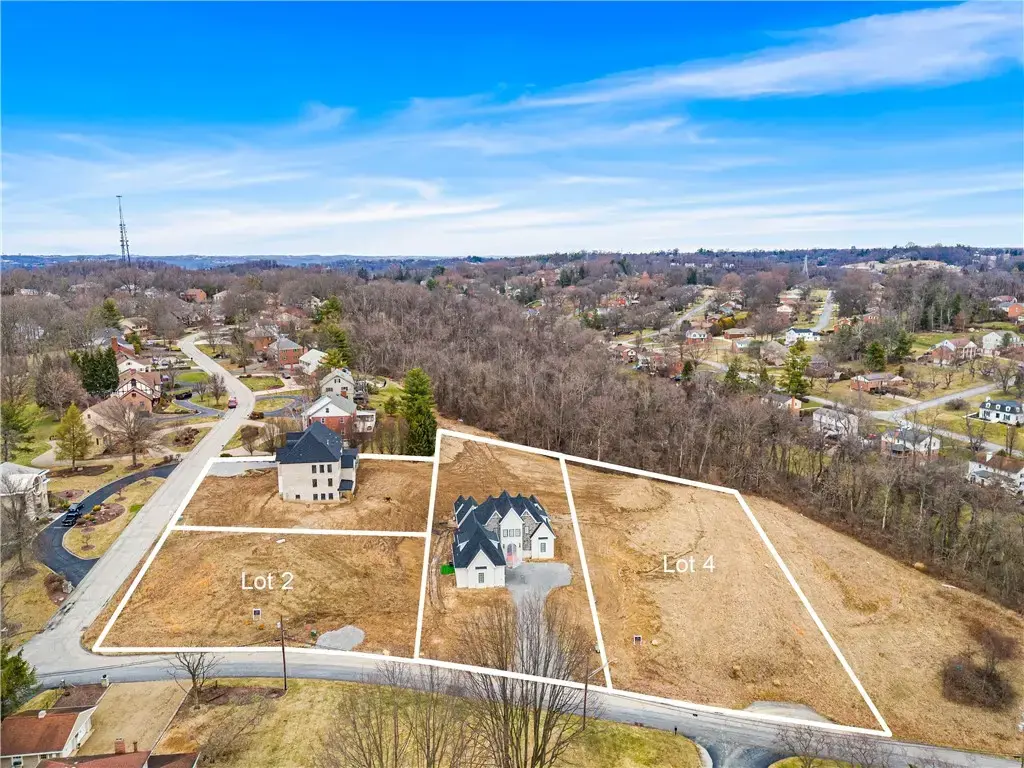 700 Circle, Upper St Clair