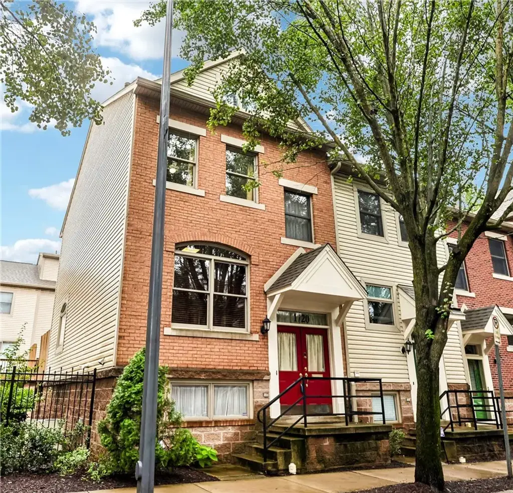 1720 Merriman Court, South Side