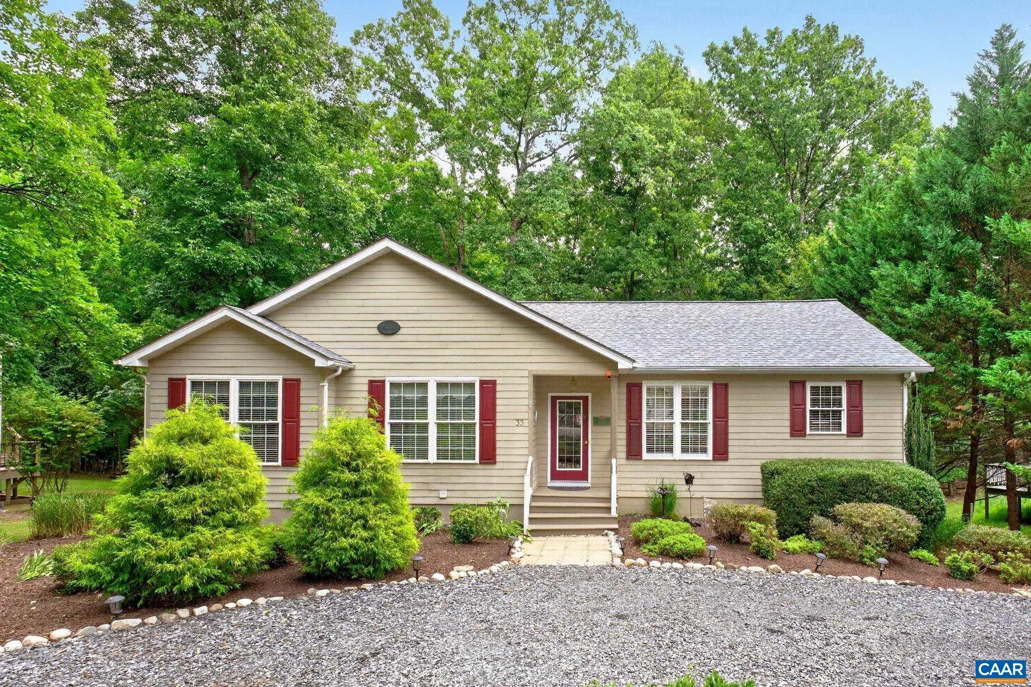 33 Hardwood Rd, Palmyra