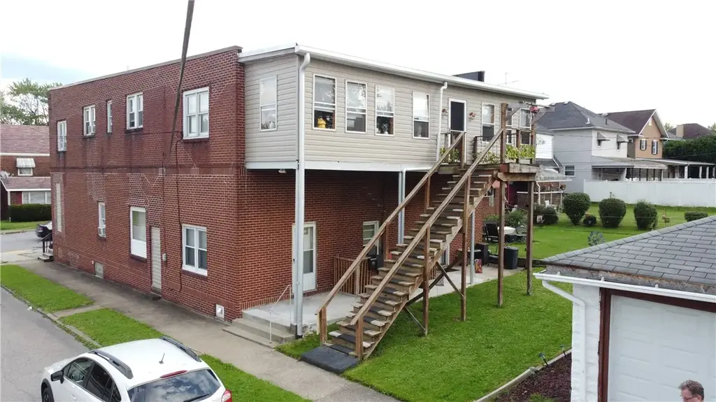 474 Stambaugh Avenue , Sharon