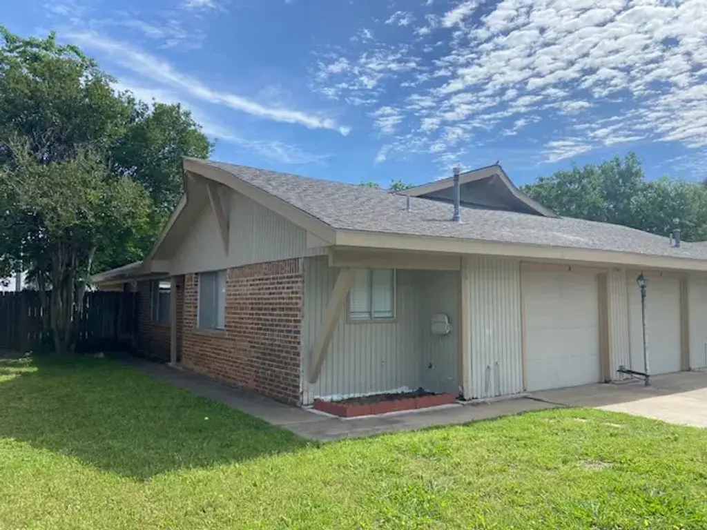 1707 Lawyer Street Unit B, College Station
