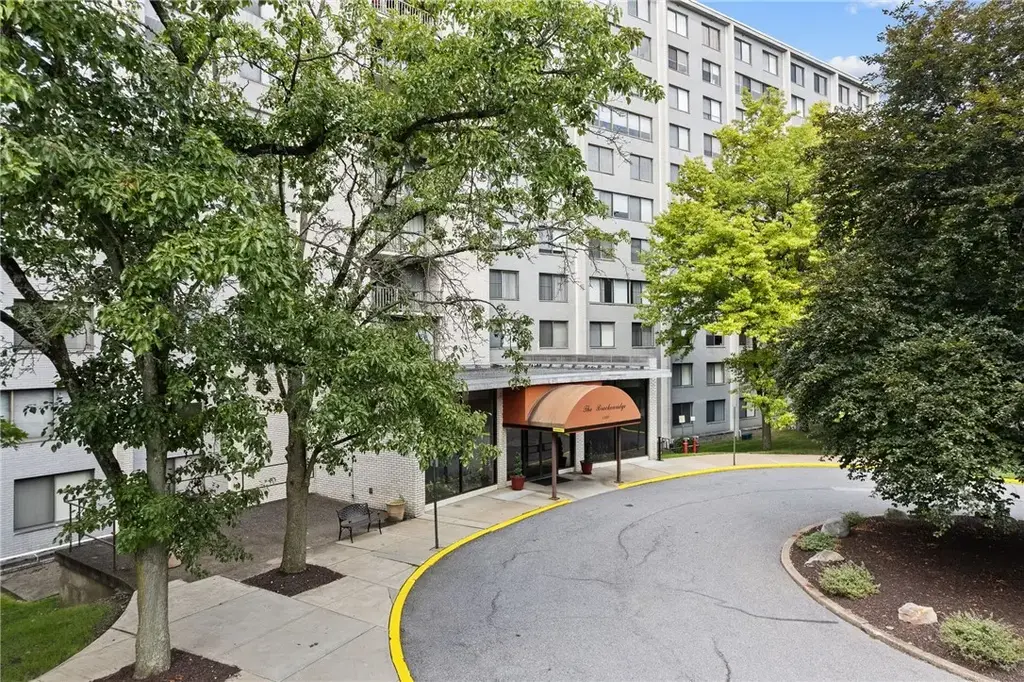 1160 Bower Hill Road 305-a, Mt Lebanon