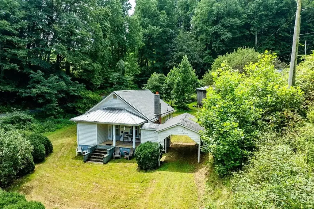 4815 Flat Springs Road, Elk Park