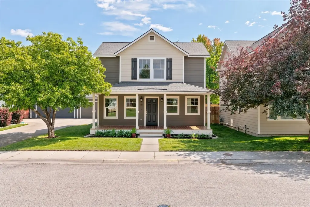 121 Silverberry Street, Hamilton