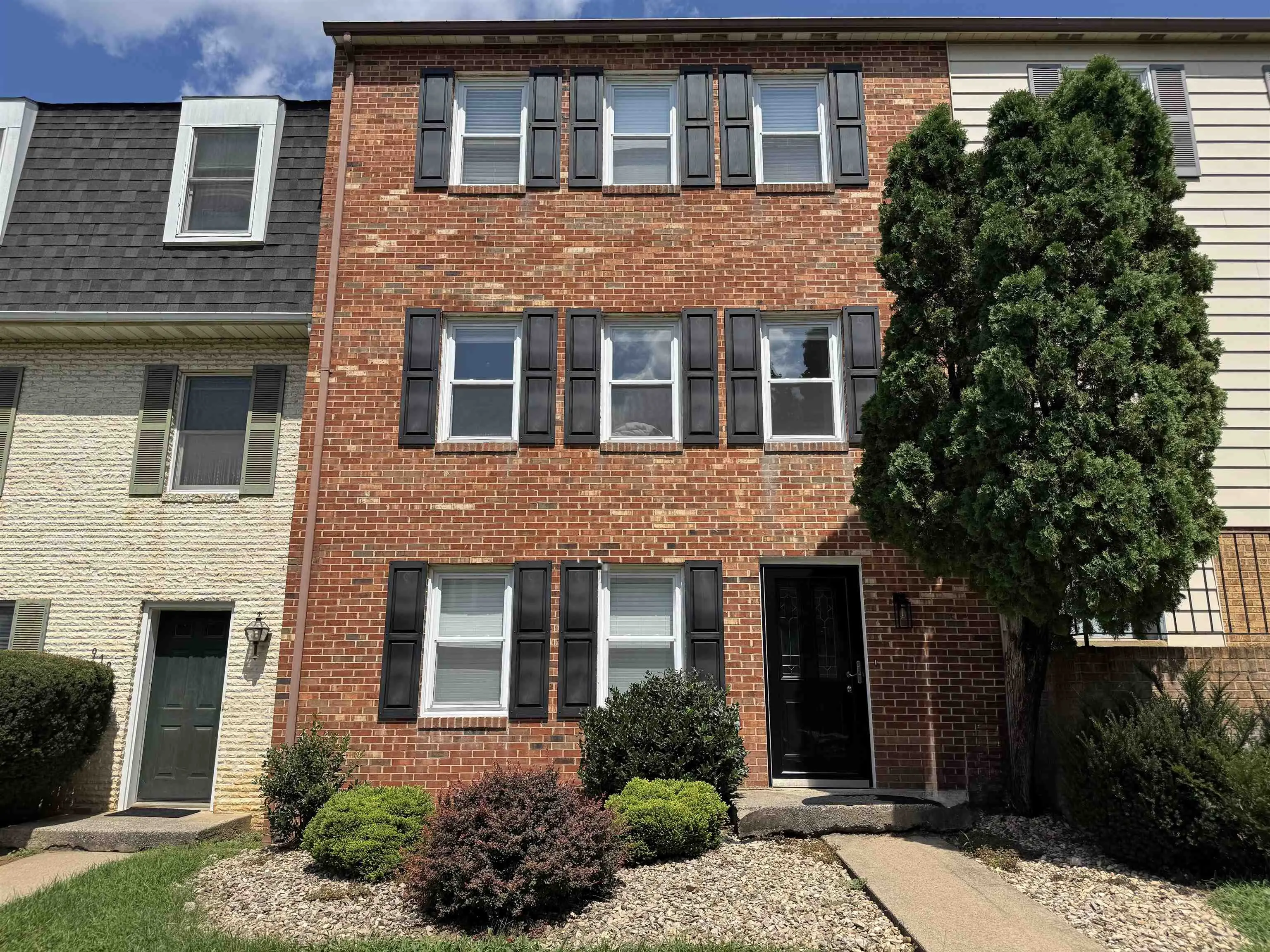922 Meadowlark Dr, Harrisonburg