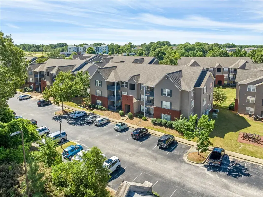 1114 S College St 7201, Auburn