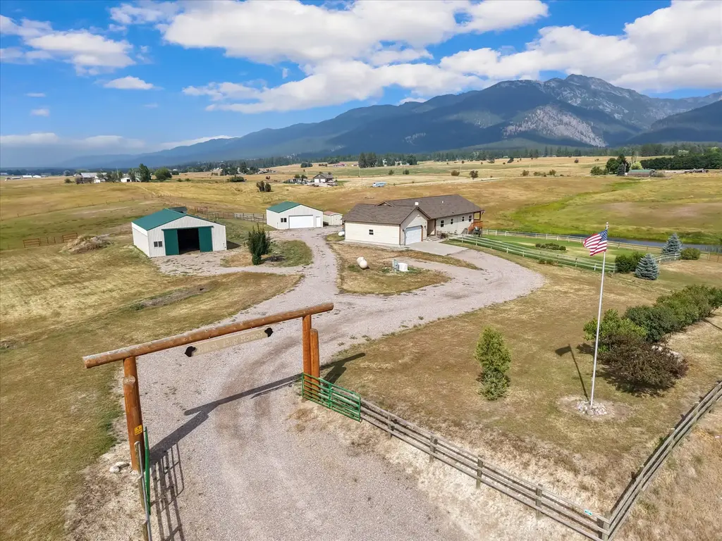 35570 Canyon Mill Road, Ronan