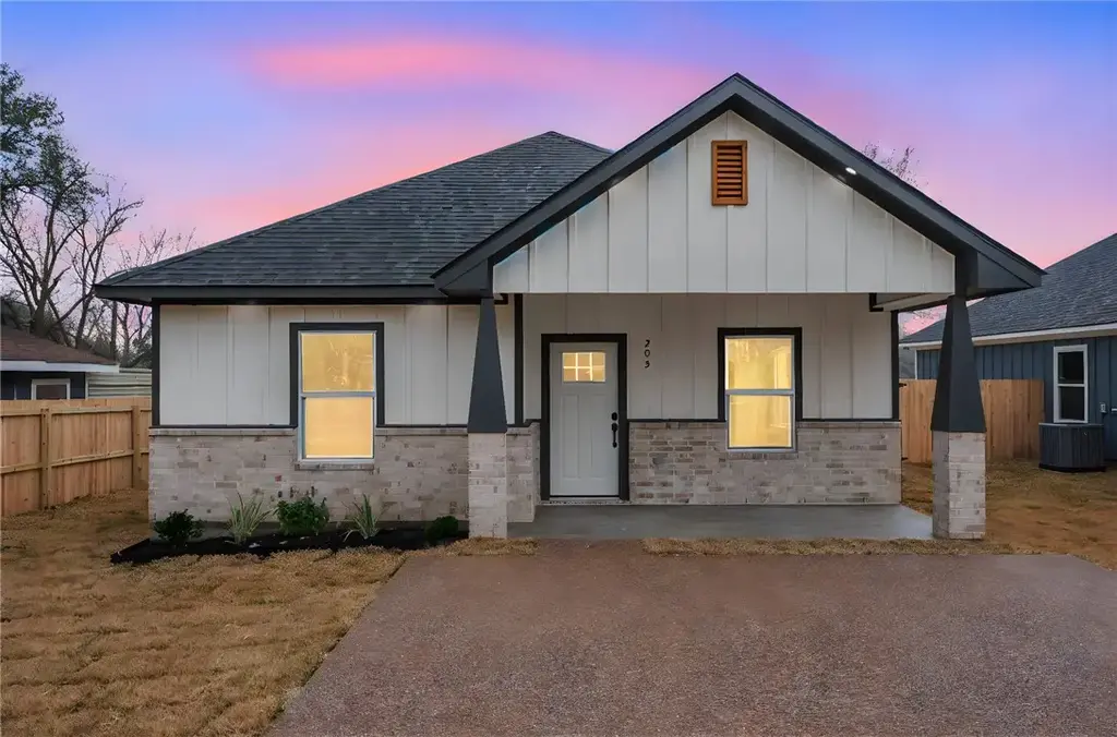 203 Lock Lane, Bryan