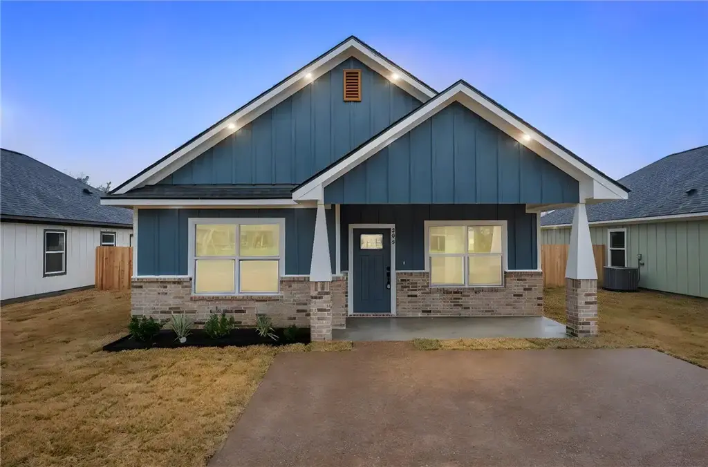 205 Lock Lane, Bryan