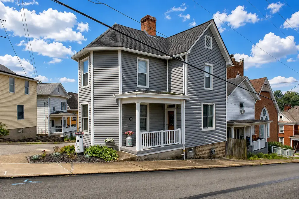 24 Observatory Street, Manor