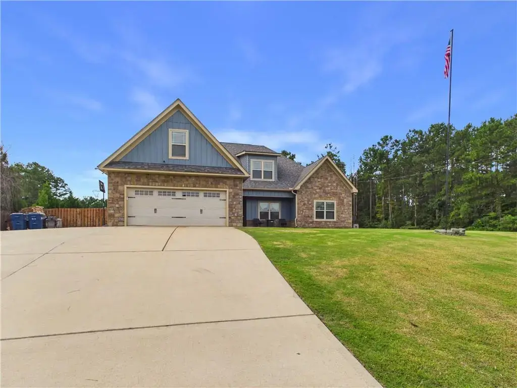 95 Lee Road 2208, Salem