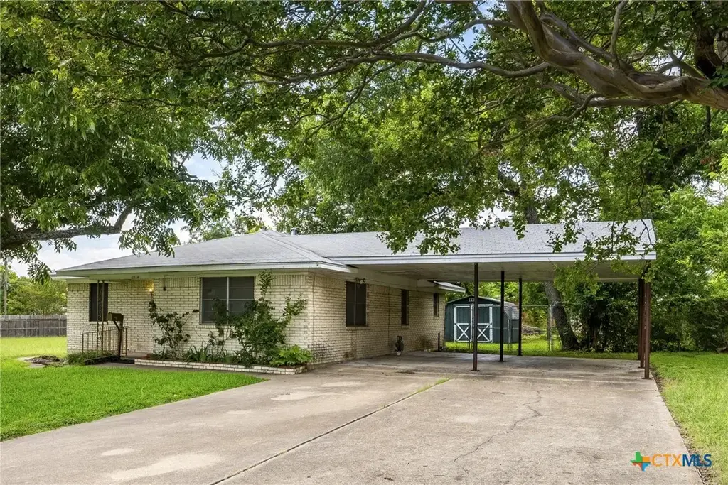 2214 S 43rd Street, Temple