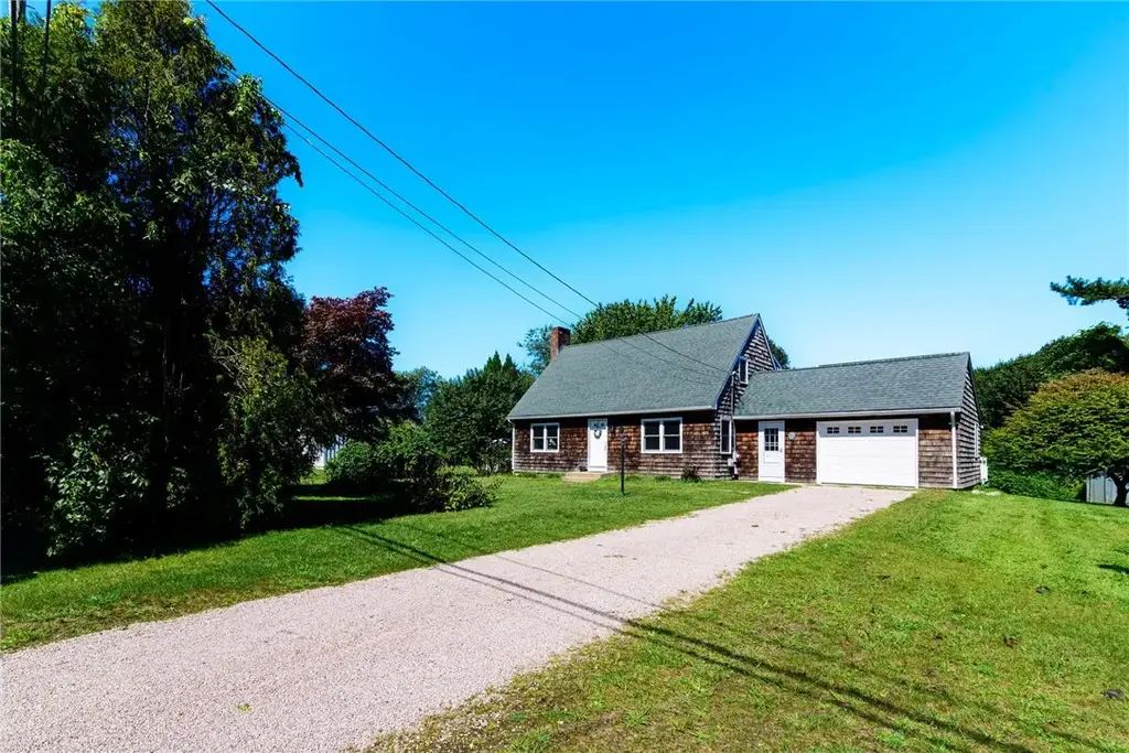 27 Sunset Dr, Charlestown
