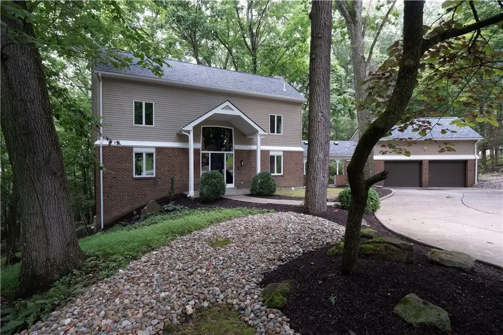 9843 Woodland Road North, McCandless