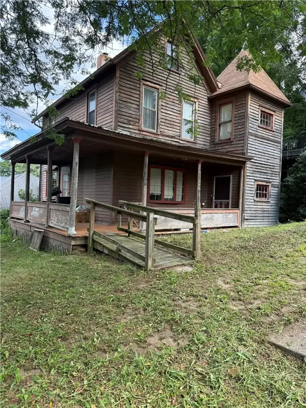 209 Orange Street, Oil City