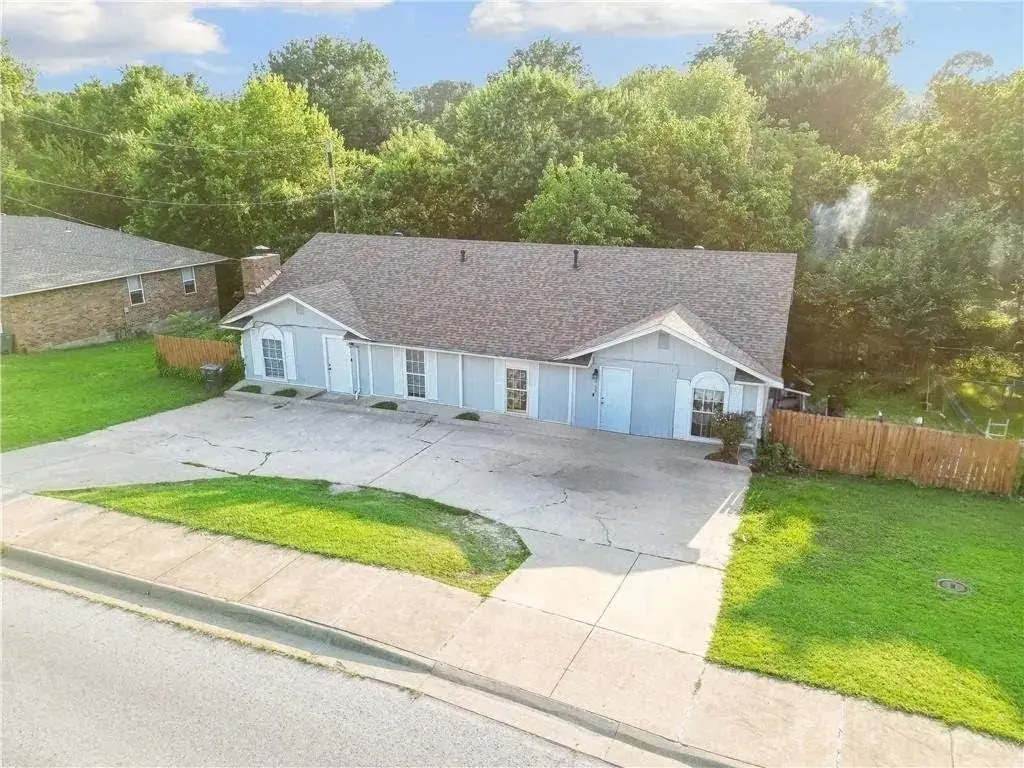 3153-3155 Old Missouri Road, Fayetteville