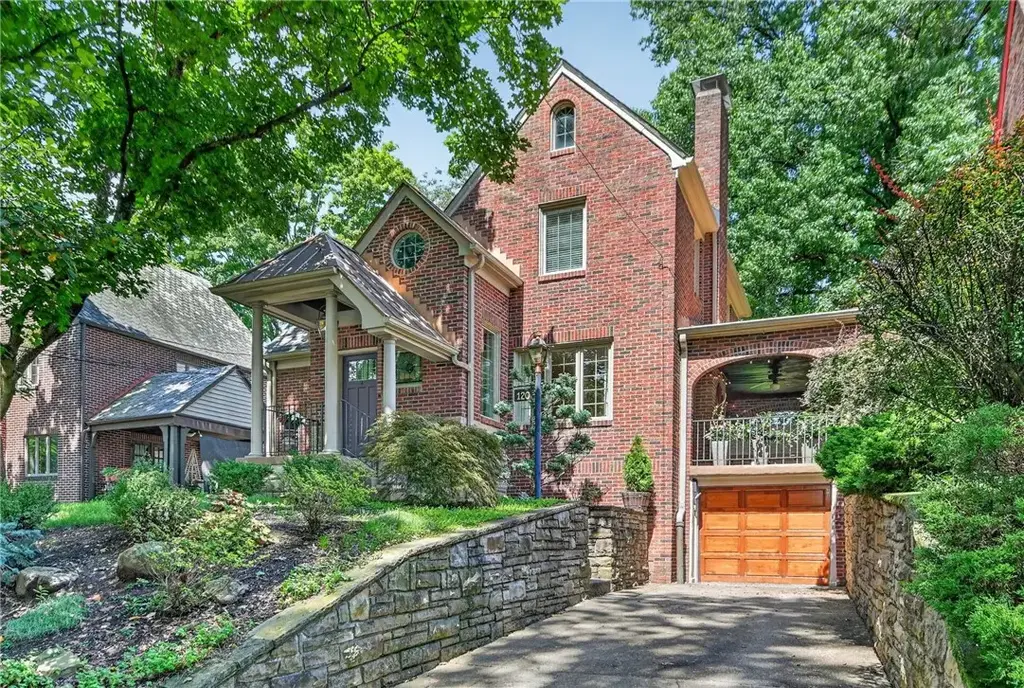 120 Vernon Drive, Mt Lebanon