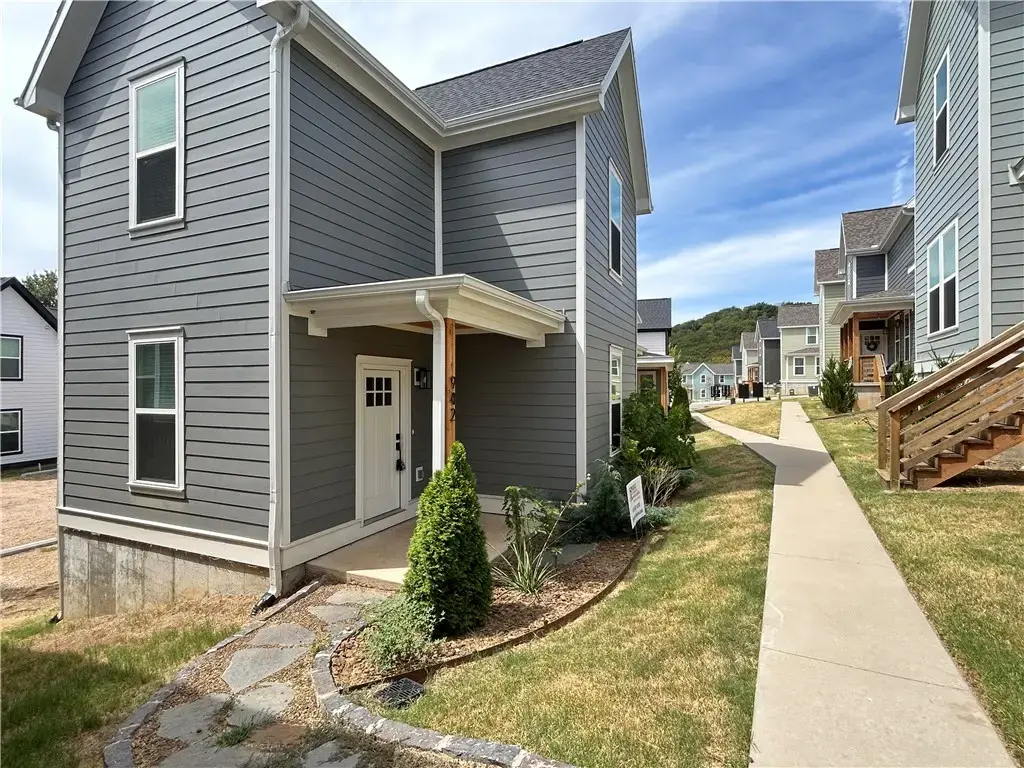 942 S Wichita Avenue, Fayetteville