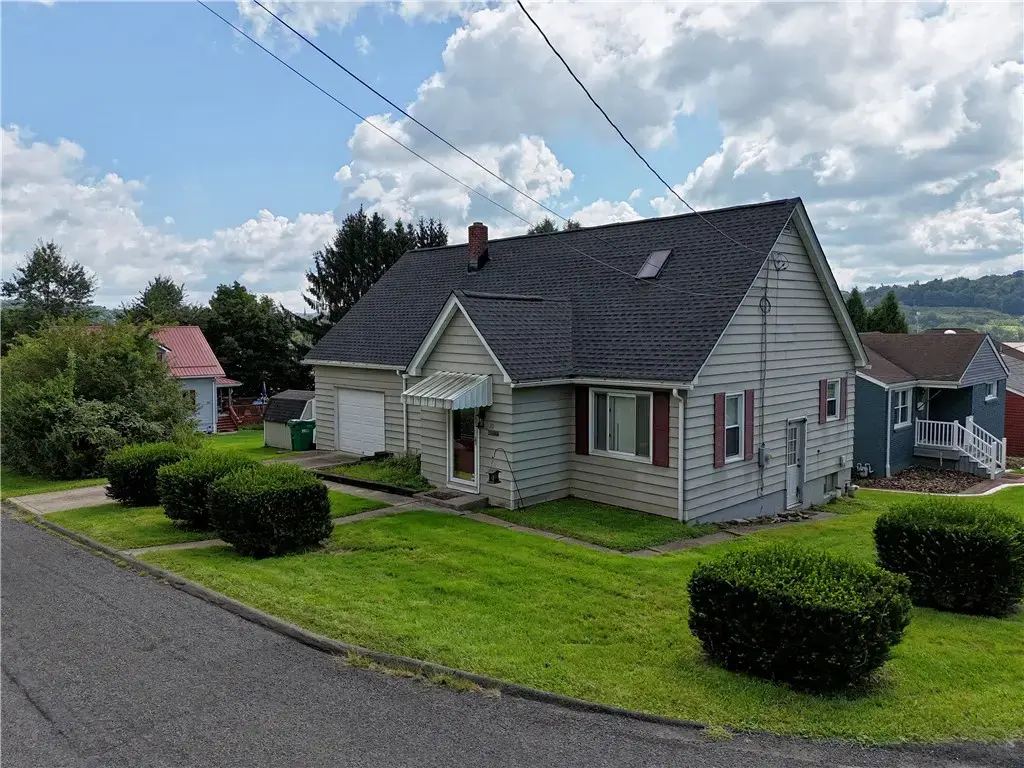 10 Evergreen Street , Twp of But SW