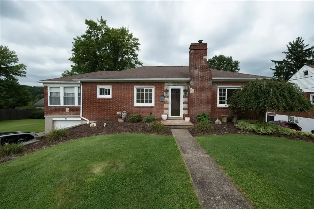 104 Murrysville Road , Level Green