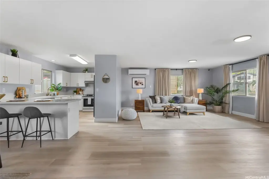 92-1381 Punawainui Street, Kapolei