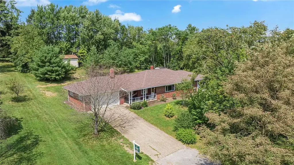 127 Blue Jay Way, Center