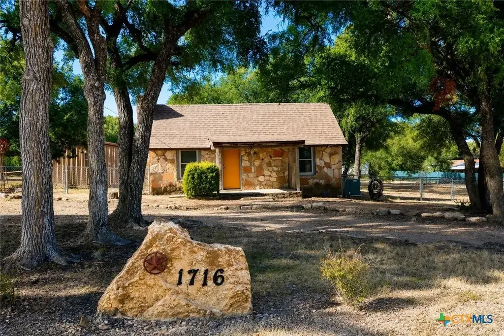 1716 W Main Street, Gatesville