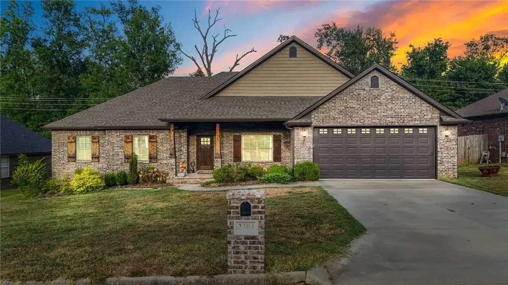 2304 Vail Drive, Van Buren
