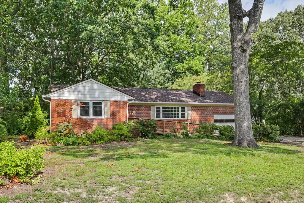 104 Bell Hill Drive, Yorktown