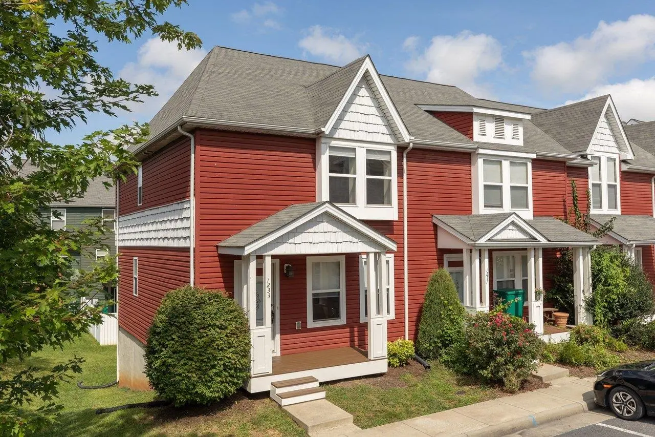 1233 Frost Pl, Harrisonburg