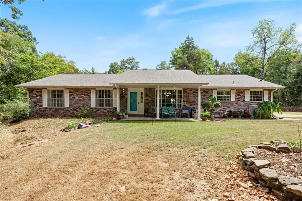 18784 Shoreline Way, Fayetteville