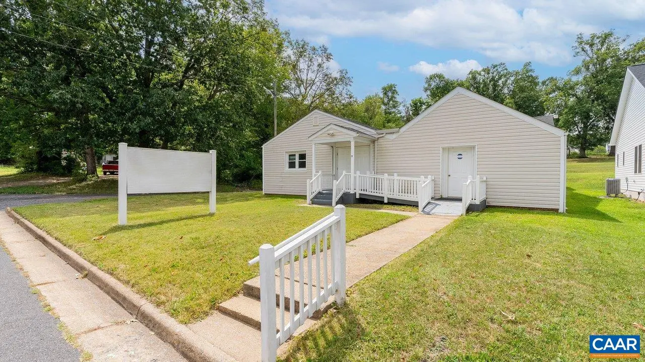 1532 2nd St, Waynesboro