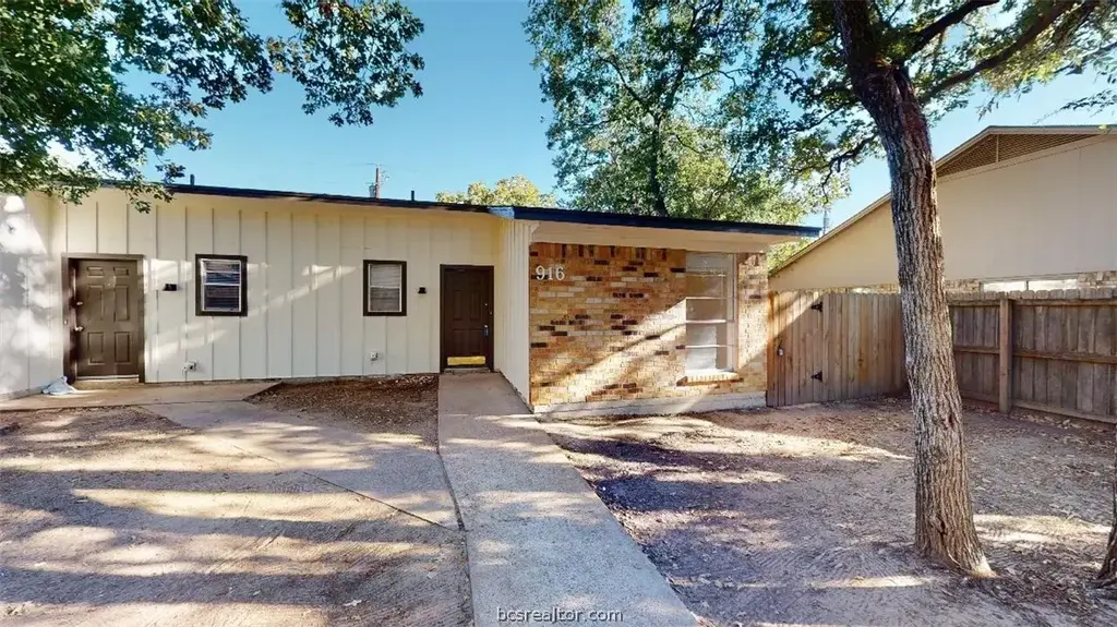 916 Navarro Drive, College Station